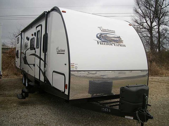2014 Coachmen Freedom Express Photo