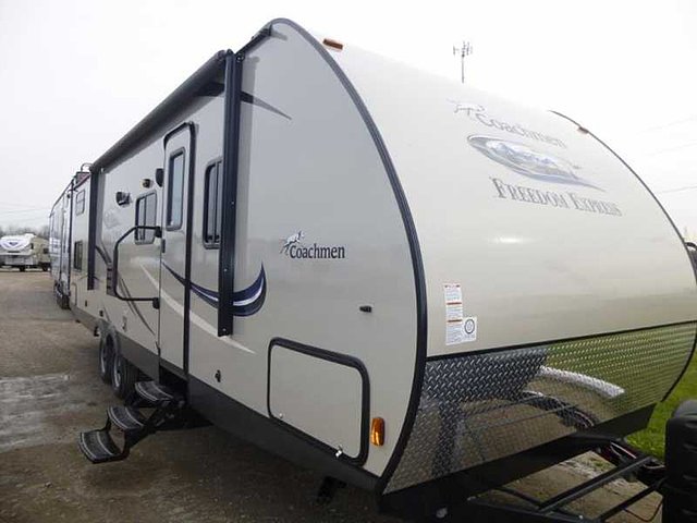 2015 Coachmen Freedom Express Photo