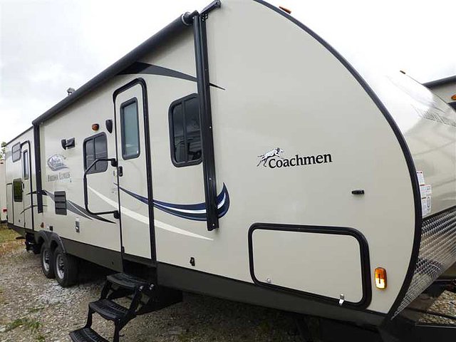 2015 Coachmen Freedom Express Photo