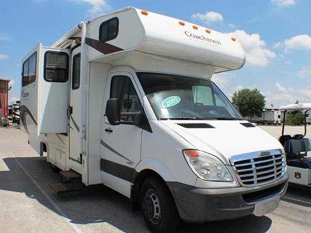 2009 Coachmen Freelander Photo