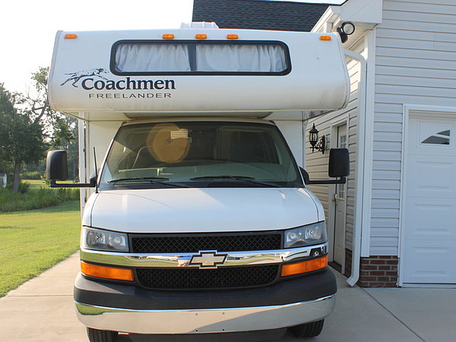 2009 Coachmen Freelander Photo