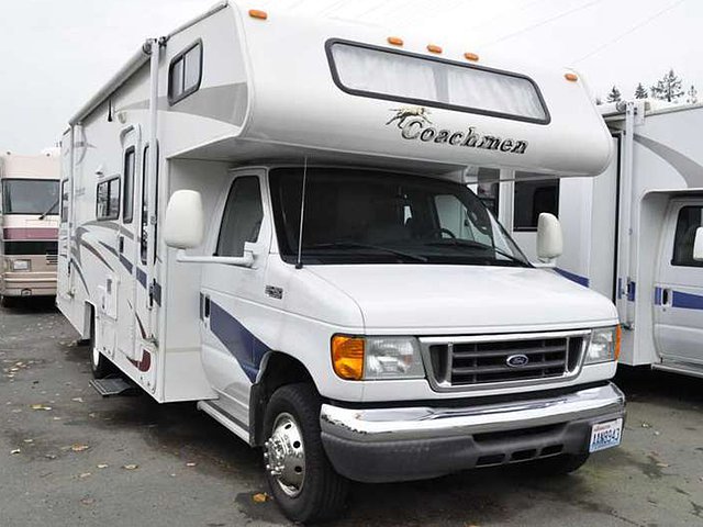2006 Coachmen Freelander Photo