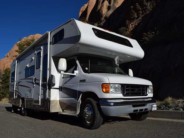 2006 Coachmen Freelander Photo