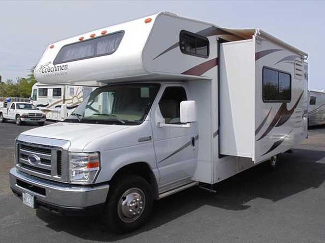 2009 Coachmen Freelander Photo