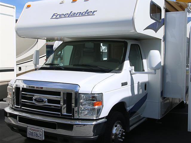 2009 Coachmen Freelander Photo