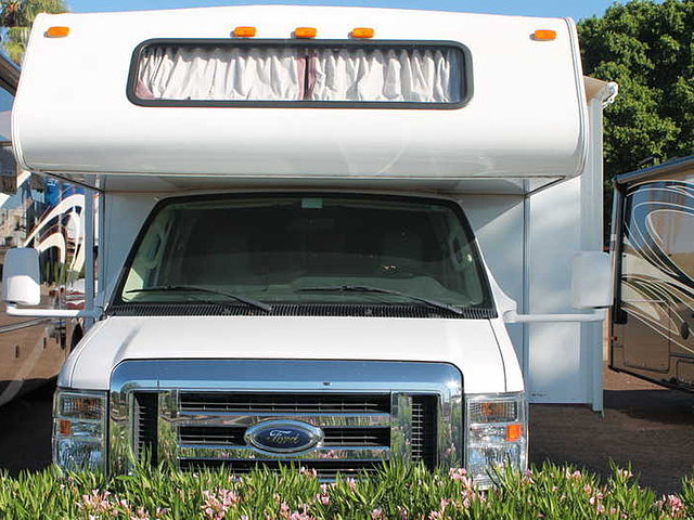 2009 Coachmen Freelander Photo