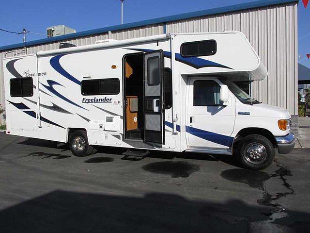 2007 Coachmen Freelander Photo