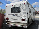 2005 Coachmen Leprechaun Photo #3