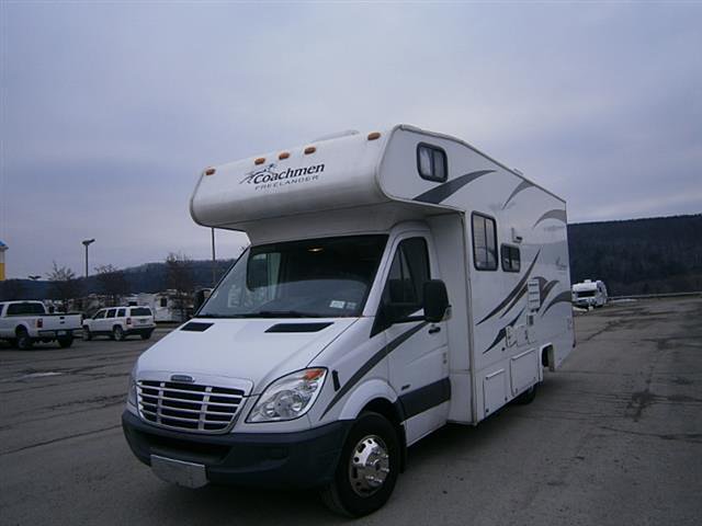 2011 Coachmen Freelander Photo