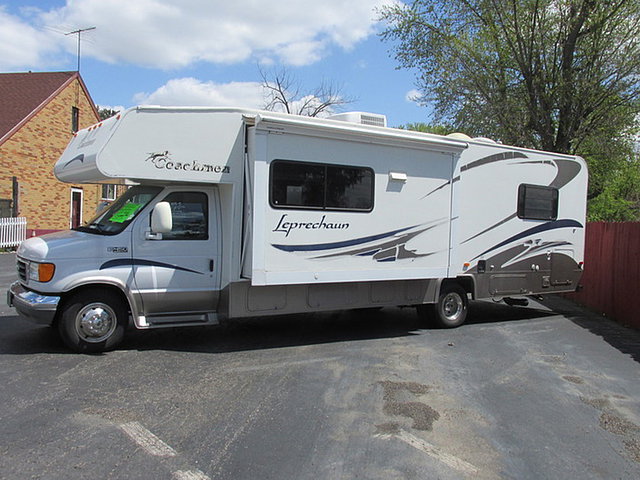 2005 Coachmen Leprechaun Photo