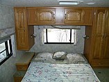 2005 Coachmen Leprechaun Photo #11