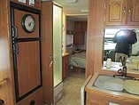 2005 Coachmen Leprechaun Photo #11