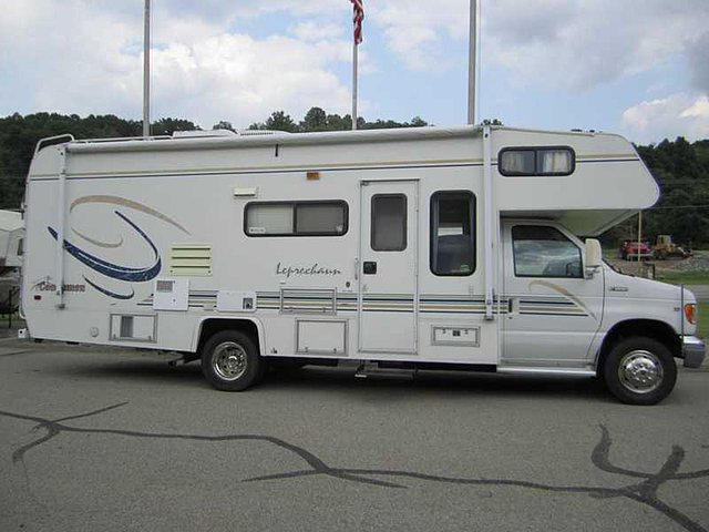 1999 Coachmen Leprechaun Photo