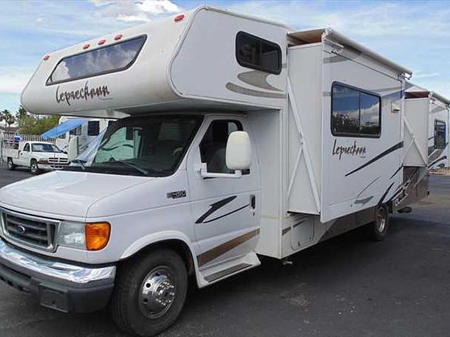 2006 Coachmen Leprechaun Photo
