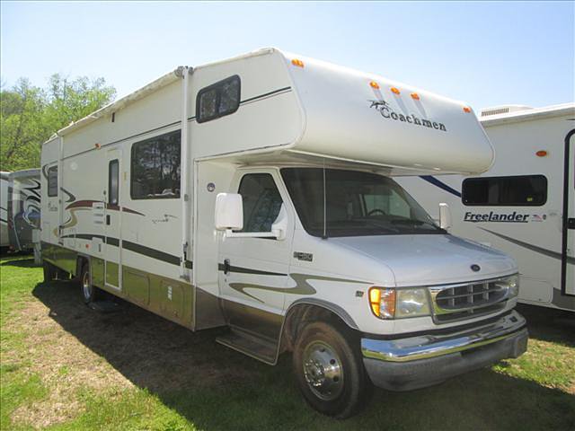2003 Coachmen Leprechaun Photo