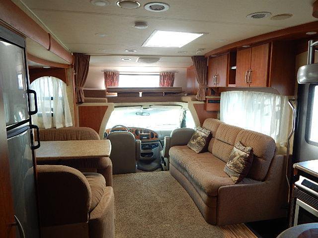 09 Coachmen Leprechaun