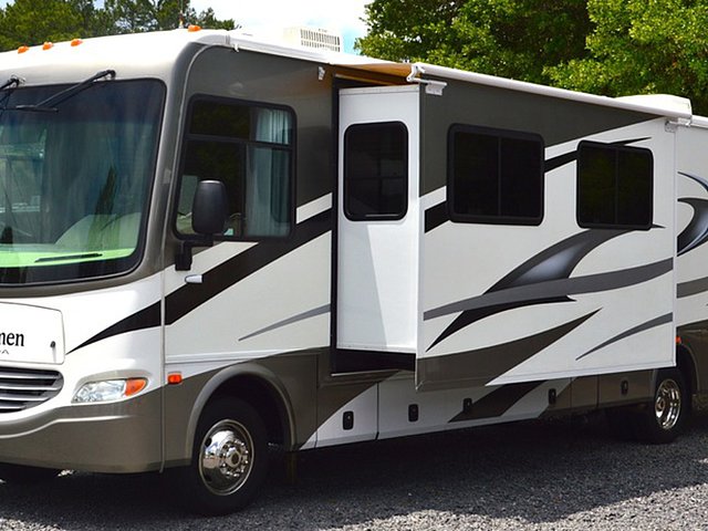 2009 Coachmen Mirada Photo