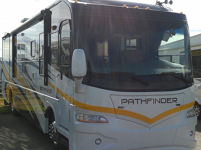 2007 Coachmen Pathfinder Photo