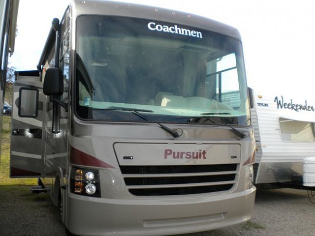 15 Coachmen Pursuit