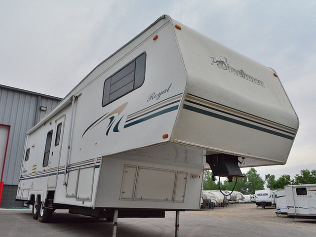 1999 Coachmen Royal Photo