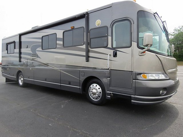 2004 Coachmen Sportscoach Photo