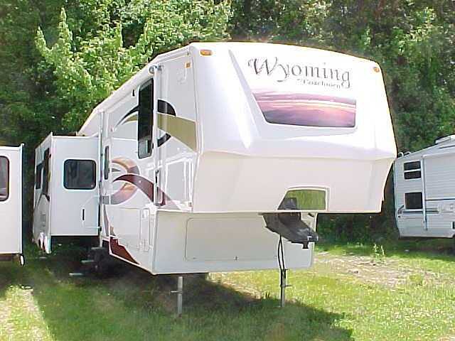 2008 Coachmen Wyoming Photo