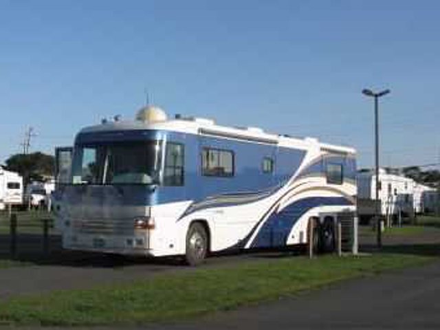 2000 Country Coach Affinity Photo