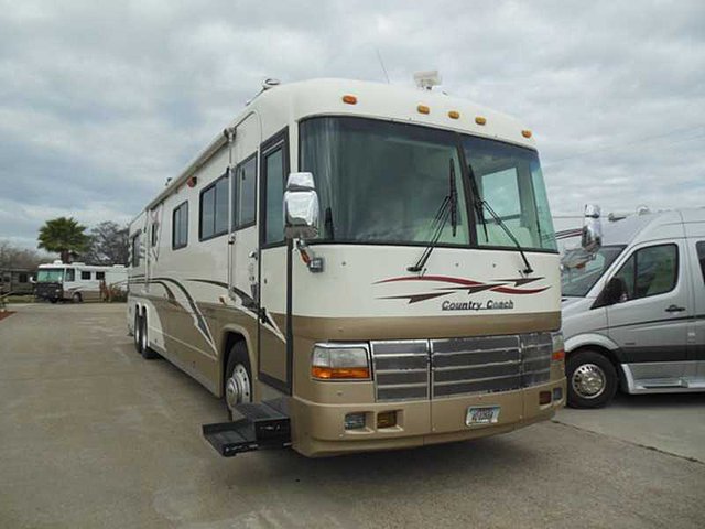 2000 Country Coach Affinity Photo