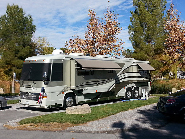 2001 Country Coach Affinity Photo