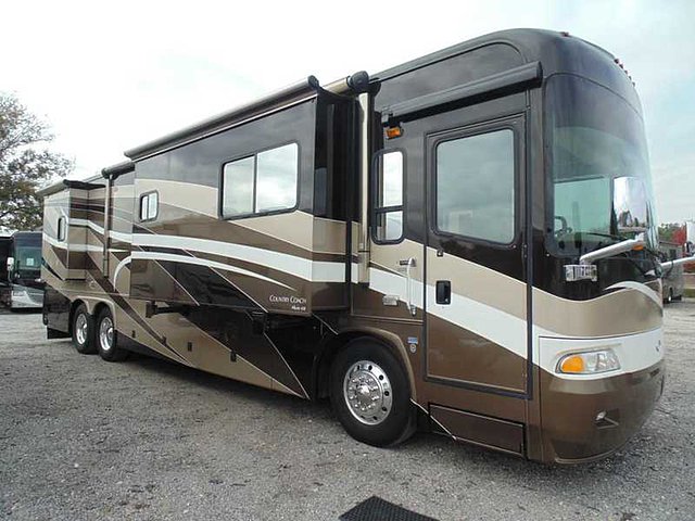 2006 Country Coach Allure Photo