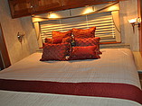 2005 Country Coach Allure 470 Photo #9