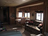 2005 Country Coach Allure 470 Photo #3