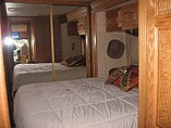 2005 Country Coach Allure 470 Photo #6