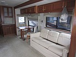 2005 Country Coach Inspire 330 Photo #15