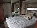 2005 Country Coach Inspire 330 Photo #25