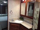 2005 Country Coach Inspire 330 Photo #3