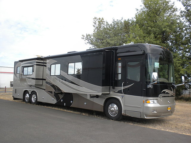 2009 Country Coach Allure Photo