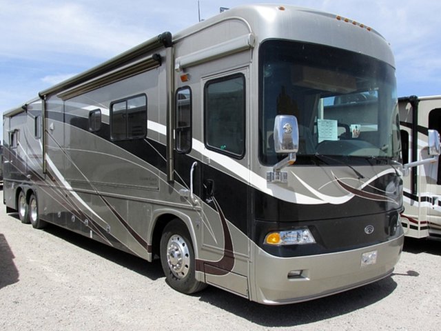 2007 Country Coach Allure 470 Photo