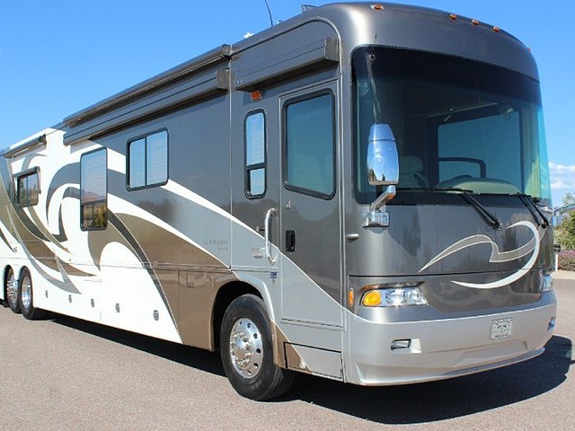 2008 Country Coach Allure 470 Photo