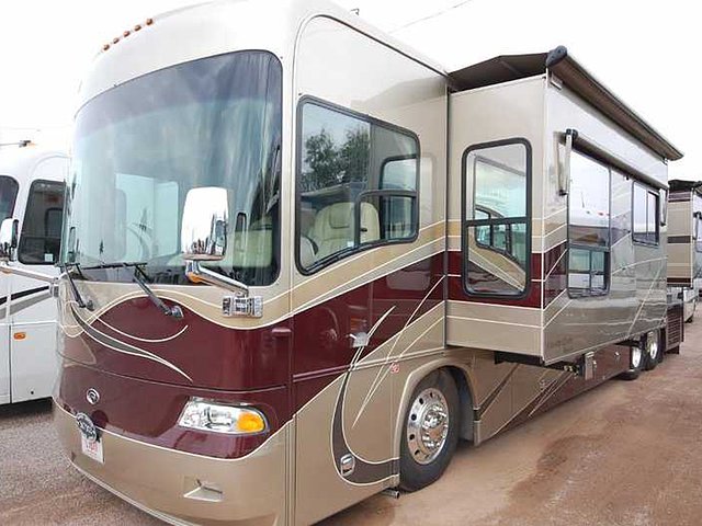 2007 Country Coach Allure Photo