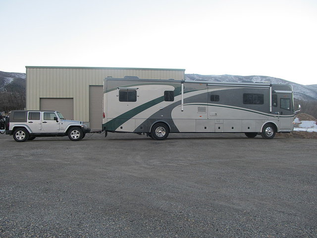 2005 Country Coach Inspire 330 Photo
