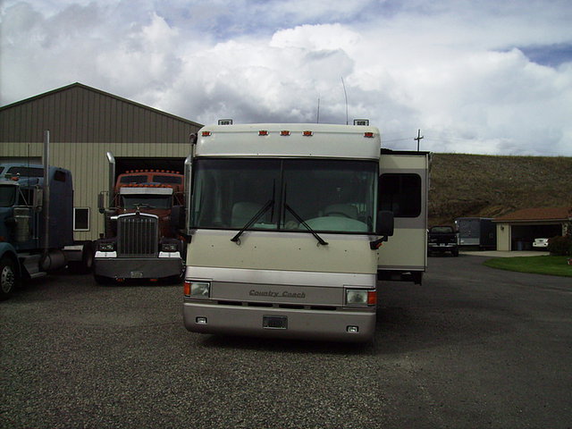 1996 Country Coach Intrigue Photo