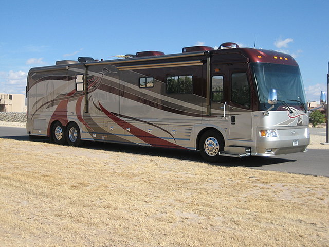 2008 Country Coach Intrigue Photo