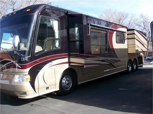 2006 Country Coach Intrigue Photo