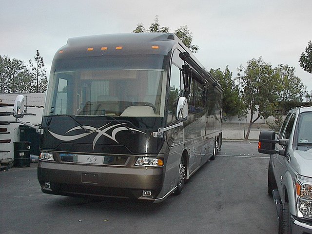 2008 Country Coach Magna Photo