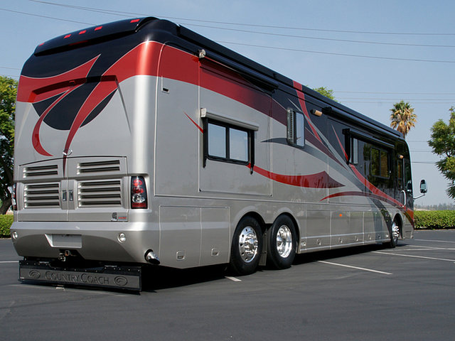 2008 Country Coach Magna Photo