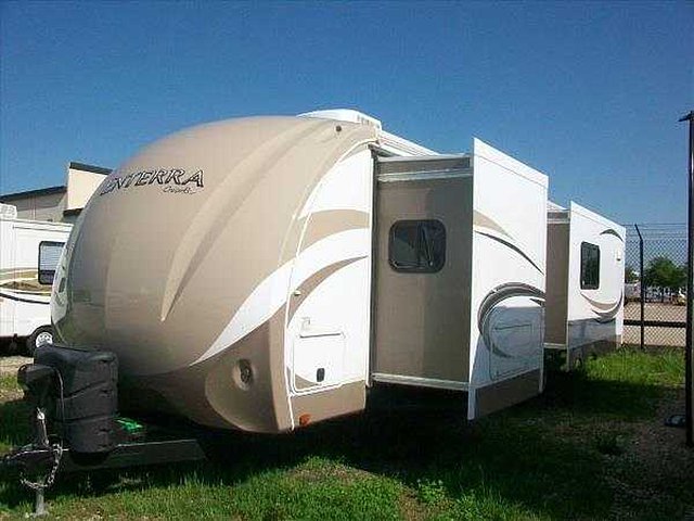 2013 Cruiser RV Enterra Photo