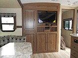 2015 Cruiser RV Radiance Photo #13