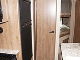 2015 Cruiser RV Radiance Photo #16