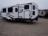 2015 Cruiser RV Radiance Photo #5